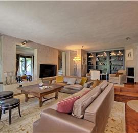 5 bedroom villa with pool and tennis court near San Gimignano, sleeps 10